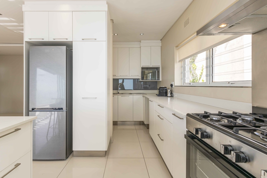 To Let 2 Bedroom Property for Rent in Bantry Bay Western Cape